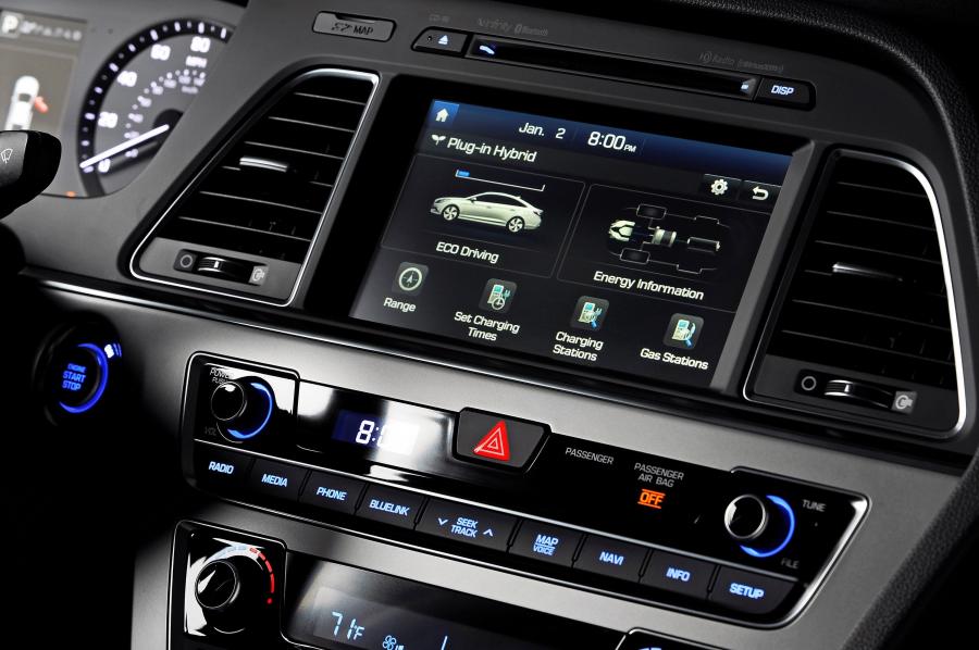  Hyundai Sonata PHEV 2015 года  (фото 9 из 35)
